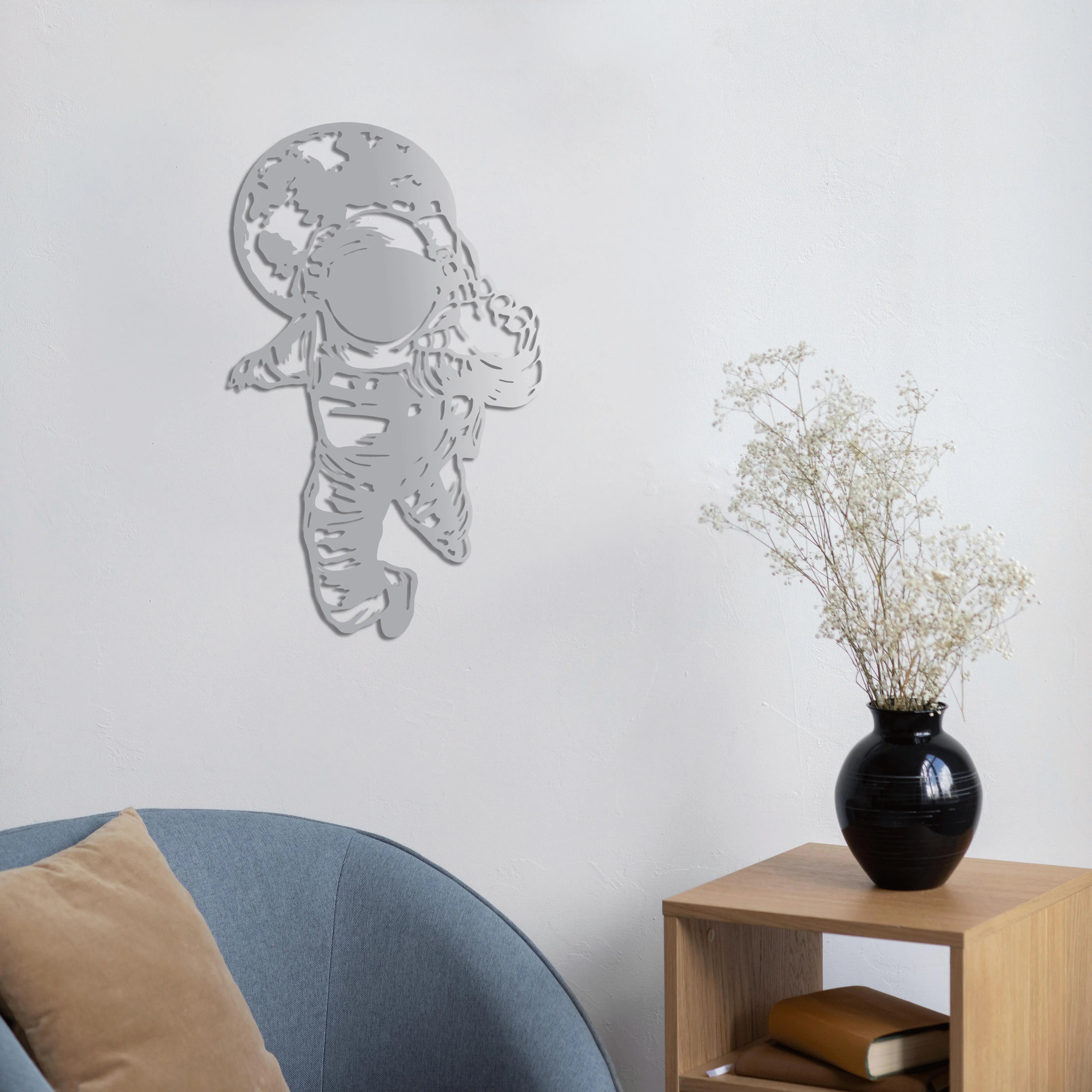 Astronot Rüyası Metal Duvar Dekoru Laser Artique